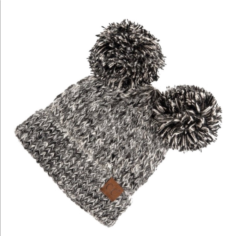 Chunky cable knit C.C Beanie with double pom pom - Picture 3 of 5